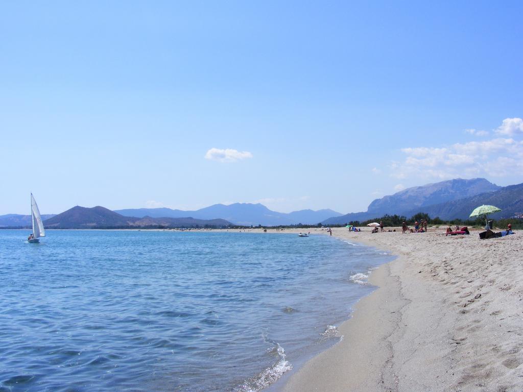 Rotonda Sul Mare Villa Budoni Bagian luar foto